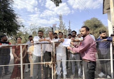 अस्पताल और स्कूल के पास शराब का डेरा, चंदनगांव वासियों का सब्र टूटा; कलेक्टर को सौंपा ज्ञापन।