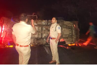 नंदन बस और मिनी पिकअप की जोरदार भिंड़त, पिकअप ने मारी टक्कर, बस सवार घायल